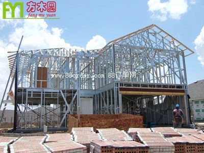 輕鋼結構別墅設計與施工