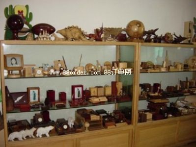 ���B�׺�ľ��Ʒ�lչ���޹�˾